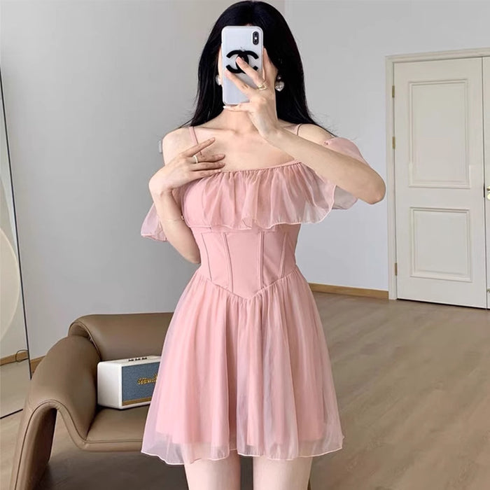 Wholesale Women's one-piece swimsuit covers the belly and appears slim