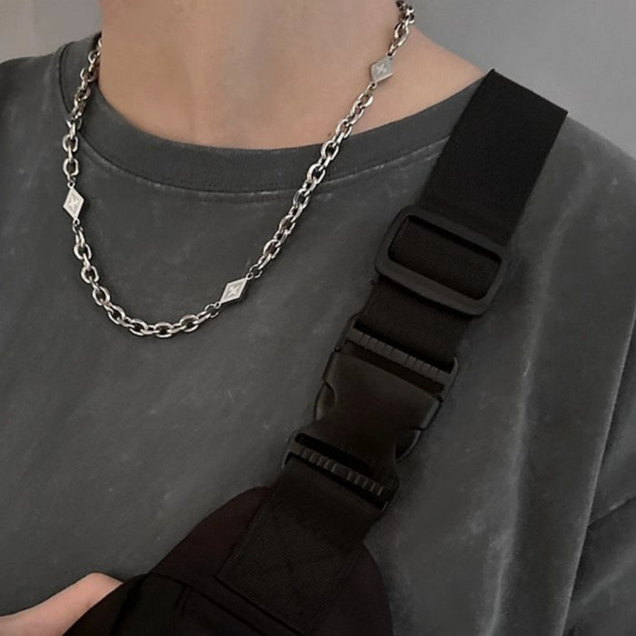 Wholesale Men's versatile necklace with high-end feel, star shaped diamond sweater chain