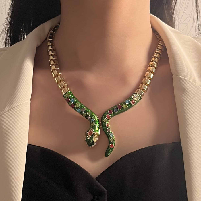 Wholesale Metal Chain Inlaid Color Zircon Green Snake Animal Pendant Women's Necklace