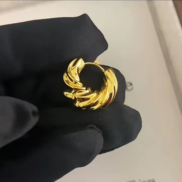 Wholesale Geometric metal 14K brass twisted horn-shaped hoop earrings