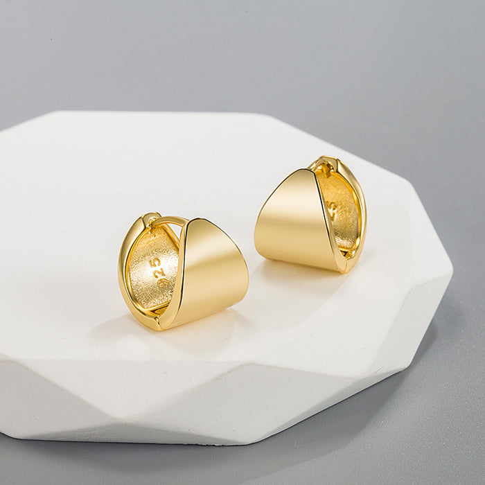 Wholesale Gold and silver triangle earrings with exquisite and high-end design