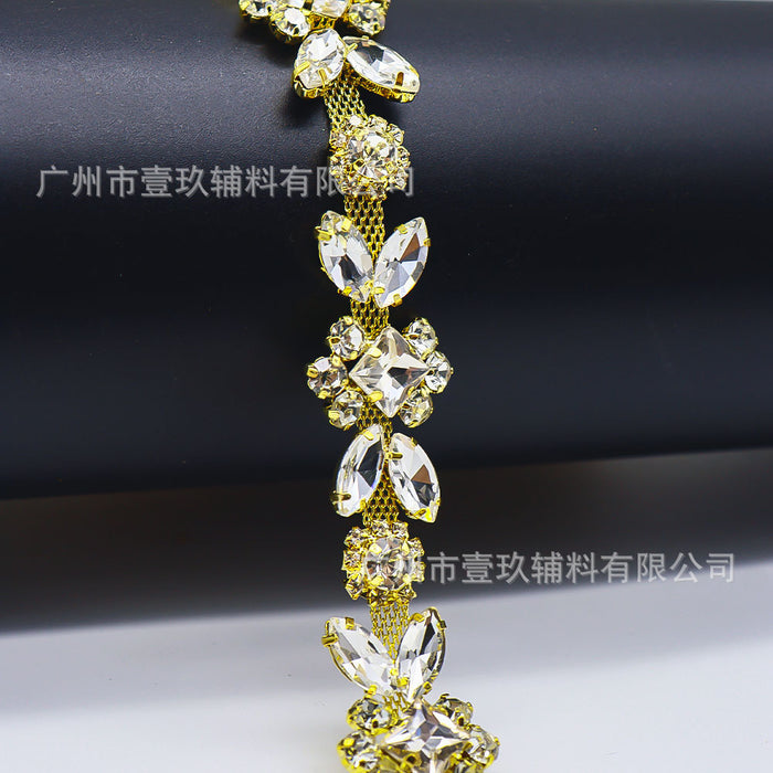 Wholesale Gold and silver rhinestone-embellished welded and electroplated chain for DIY clothing accessories and embellishments.