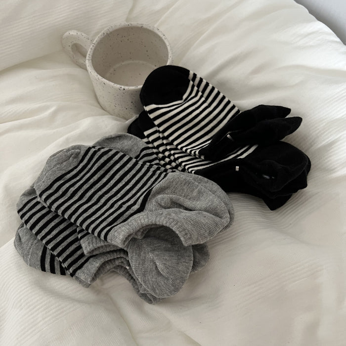 Wholesale Simple summer thin short socks with anti slip and invisible low top boat socks