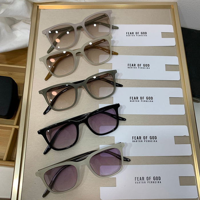 Wholesale Retro square small frame sunglasses, fashionable and trendy sunscreen sunglasses, sunglasses