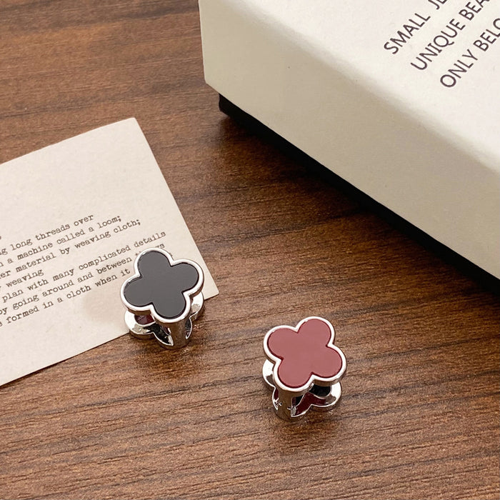 Wholesale Black Lucky Flower Small and Exquisite Stud Earrings