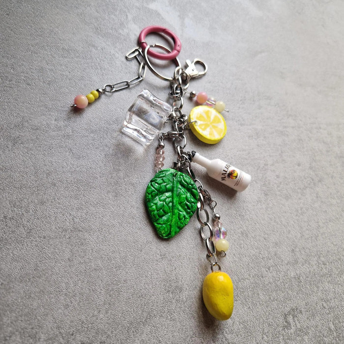 Wholesale Bag buckle flower bee leaf wine bottle pendant keychain