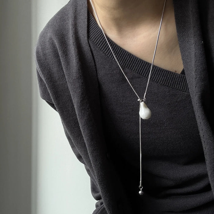 Wholesale Titanium steel design necklace, pearl niche personalized necklace, sweater chain