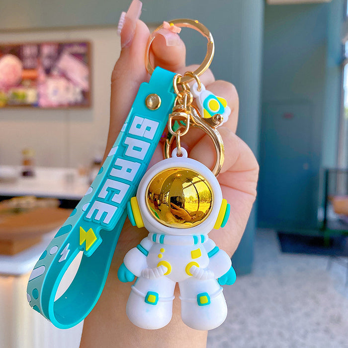 Wholesale Cartoon astronaut keychain schoolbag pendant cute astronaut pendant couple key