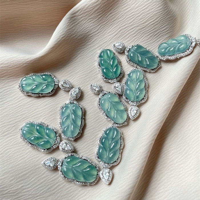 Wholesale Pendant necklace exquisite, niche, high-end, collarbone chain