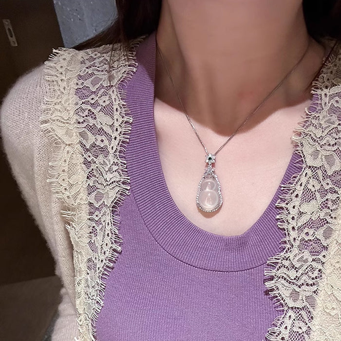 Wholesale Pendant necklace, high-end sweater chain, light luxury collarbone chain accessory