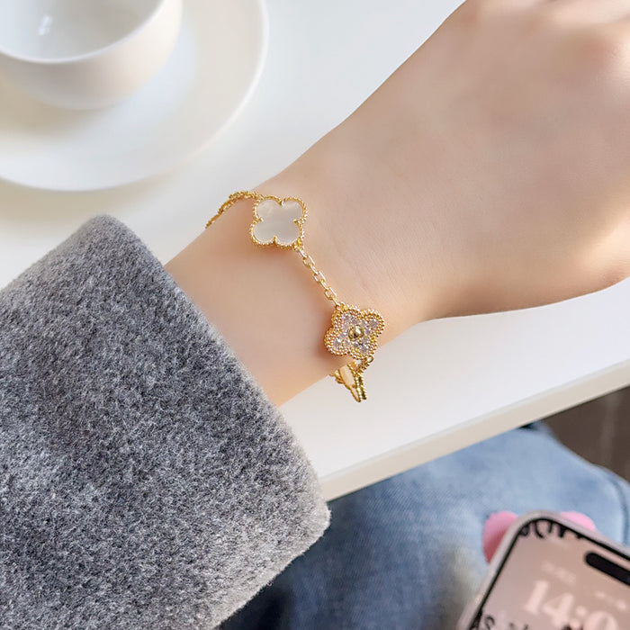 Wholesale Clover Cute Bracelet with Unique Design