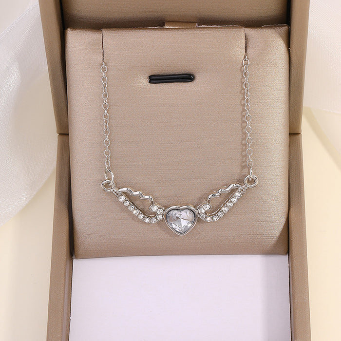 Wholesale New Fashion Jewelry with Diamond Wings Pendant, Versatile Love Necklace, Alloy Sweater Chain