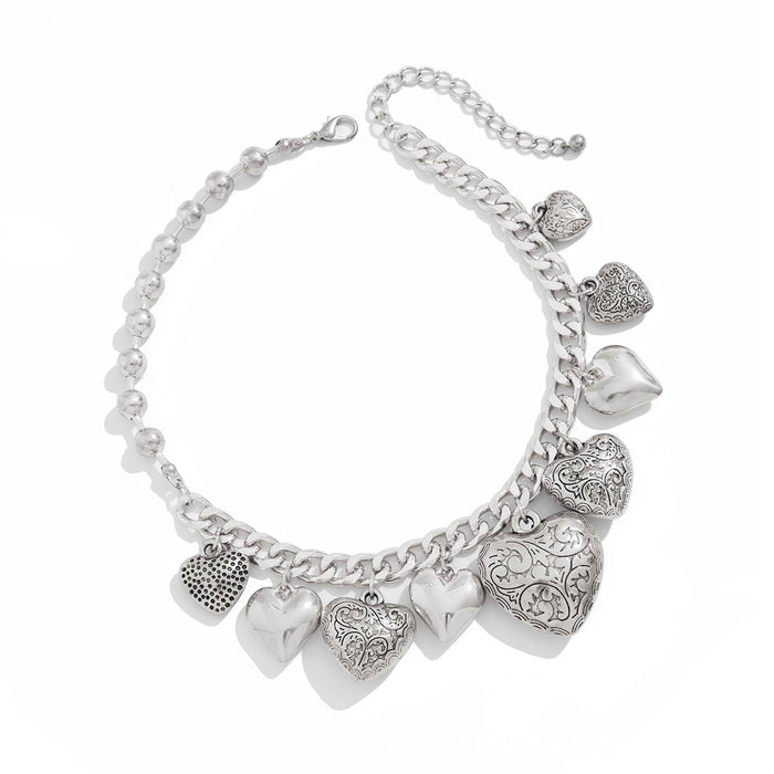 Wholesale New retro heart-shaped necklace with fashionable punk pattern, heart-shaped collarbone chain, exquisite personalized jewelry