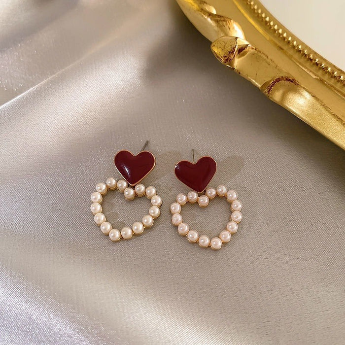 Wholesale Retro Love Earrings with High Quality and Charm, Pearl Versatile Round Face Earrings, New Style