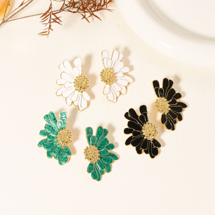 Wholesale Fashionable flower earrings for women with a sense of luxury and temperament, floral earrings