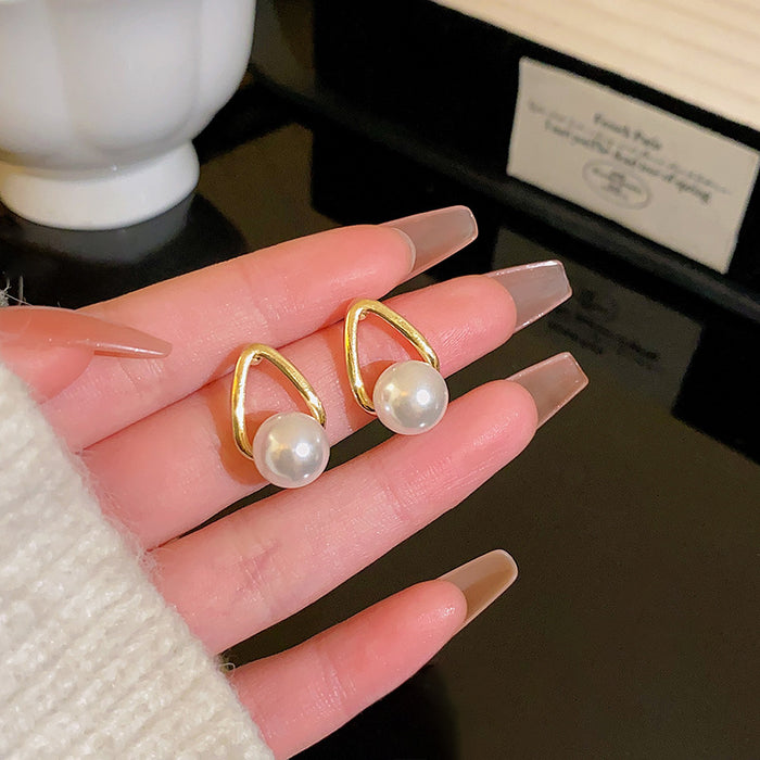 Wholesale Pearl and Cat' s Eye Stud Earrings
