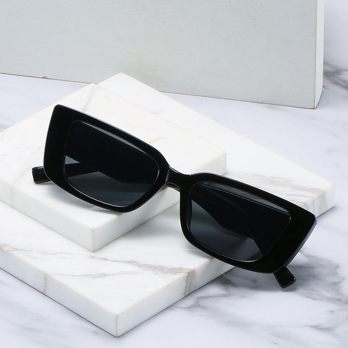 Wholesale  sunglasses ladies fashion small box sunglasses women