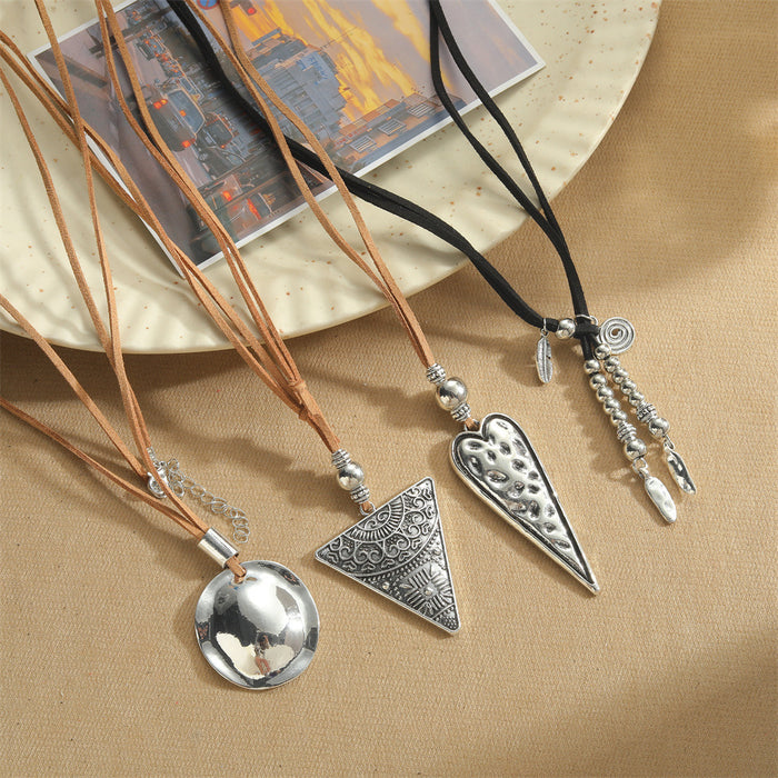 Wholesale Alloy Triangle Design Pendant Necklace JDC-NE-NanHuai009