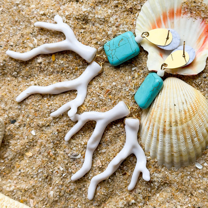 Wholesale Fashionable and personalized turquoise earrings, geometric acrylic coral pendant earrings, and earrings