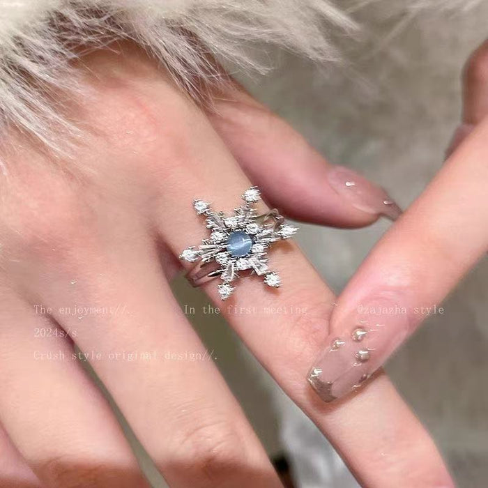 Wholesale Flashing blue zircon snowflake ring is versatile