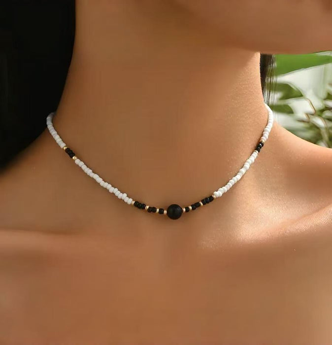 Wholesale Vintage rice bead necklace with simple temperament, beaded collarbone chain