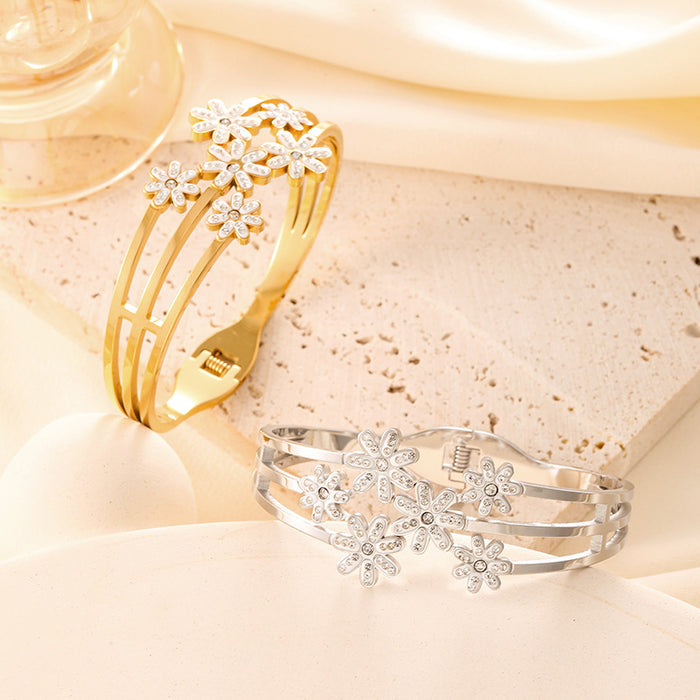 Wholesale Openwork diamond-encrusted titanium steel bracelet