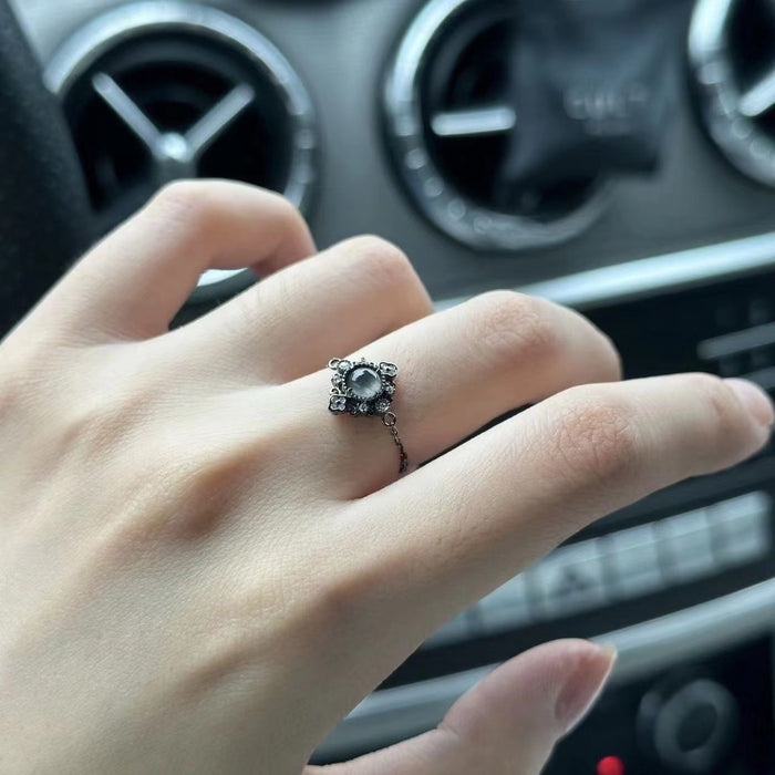 Wholesale Vintage floral ring with unique niche design, high-end and exquisite ring