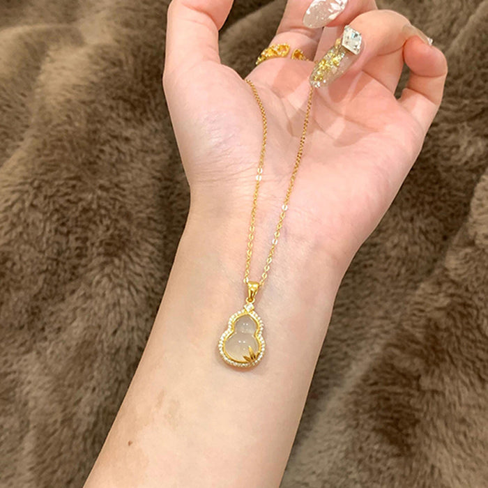 Wholesale  Golden Gourd Necklace for Women  Accessible Pendant Niche Design Elegant Clavicle Chain