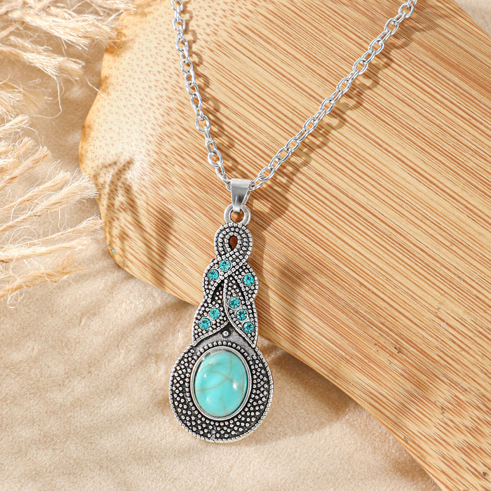 Wholesale Bohemian Love Heart Pendant Necklace Vintage Ethnic Style Fashion Accessory MOQ≥2