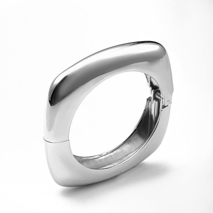 Wholesale Minimalist alloy square bracelet with exaggerated personality, metal wind spring opening bracelet