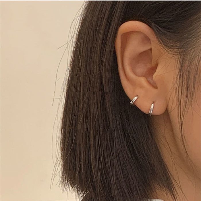 Wholesale Sterling silver glossy earrings, elegant earrings, simple earrings