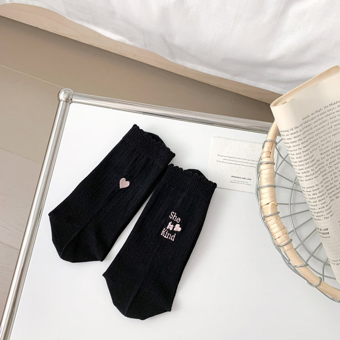 Wholesale Socks with heart-shaped embroidery mesh, fashionable stacking socks, independent packaging