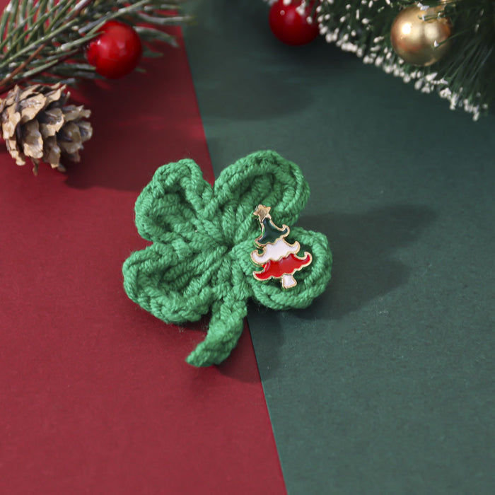 Wholesale Holiday  Sweater Brooch Crochet Heart-Shaped Four-Leaf Clover Pin Badge
