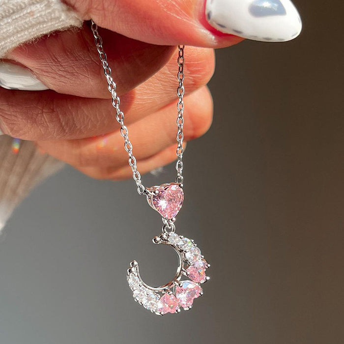 Wholesale Fashion and versatile jewelry with diamond studded heart pendant, personalized and niche alloy moon necklace