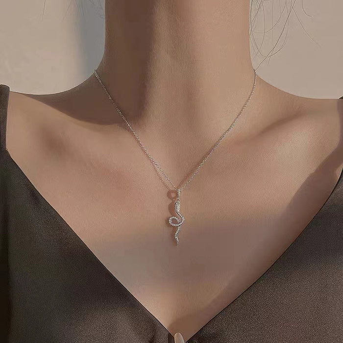 Wholesale Titanium steel necklace pendant, niche personalized design, collarbone chain, versatile accessories and accessories