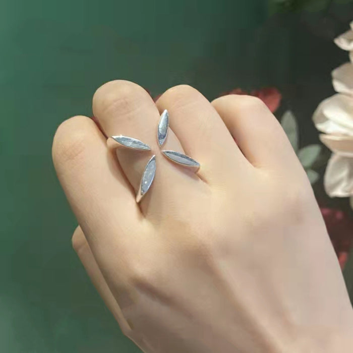 Wholesale Open four leaf ring for women, simple temperament, personalized design, fashionable and cool style accessories