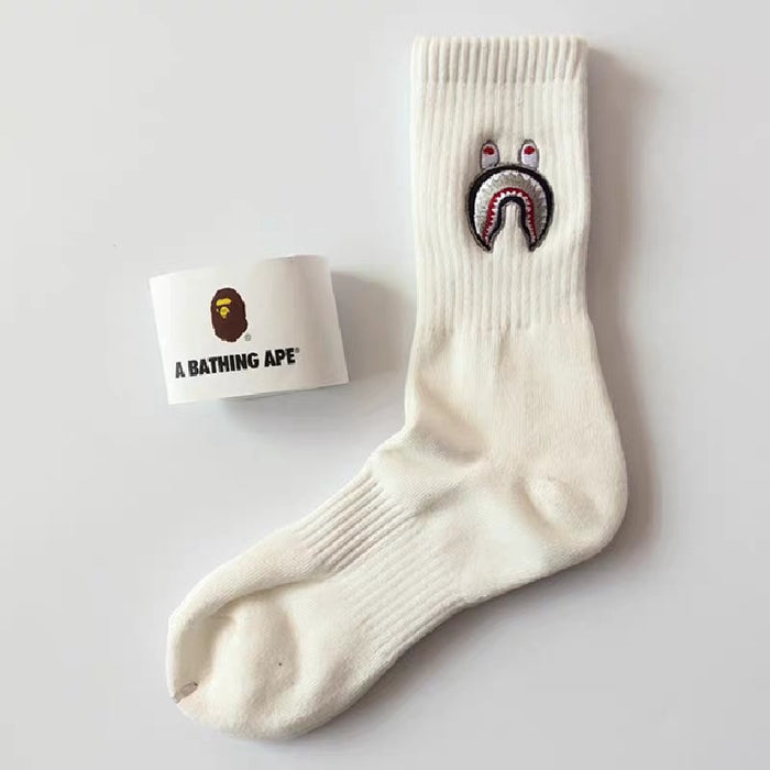 Wholesale Medium length towel bottom socks, high top sports long tube, embroidered white