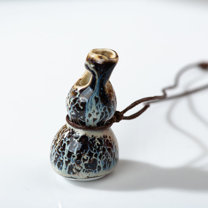 Wholesale Hulu whistle three-dimensional small whistle necklace small pendant ceramic whistle sweater chain necklace pendant