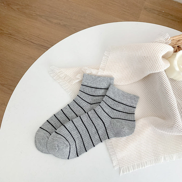 Wholesale New socks with striped small flower short tube women's boat socks that don't fall off and cotton socks