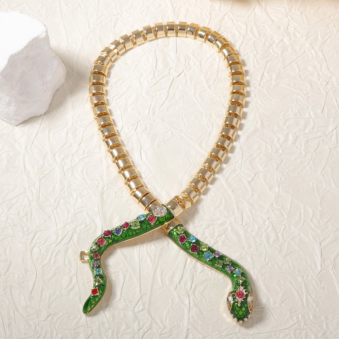 Wholesale Metal Chain Inlaid Color Zircon Green Snake Animal Pendant Women's Necklace