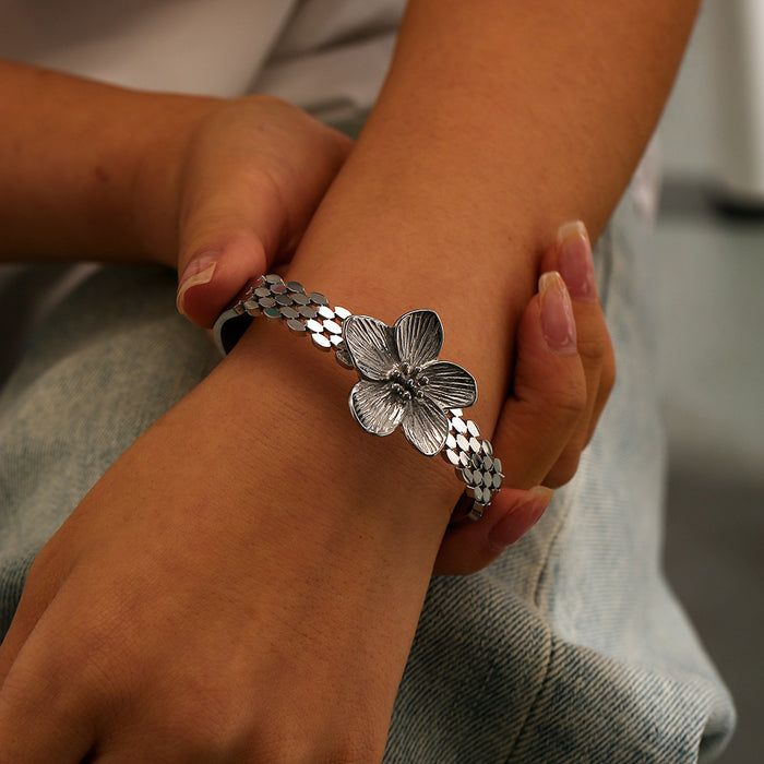 Wholesale Popular stainless steel flower bracelet, high-end stainless steel petal bracelet wholesale