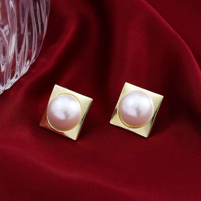 Wholesale exaggerated geometric square pearl earrings for women