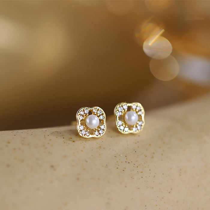 Wholesale Four-Leaf Flower Pearl Earrings for Women