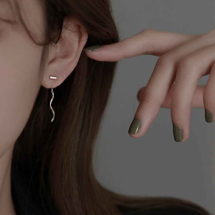 Wholesale Silver needle earrings with elegant style, light luxury earrings for women