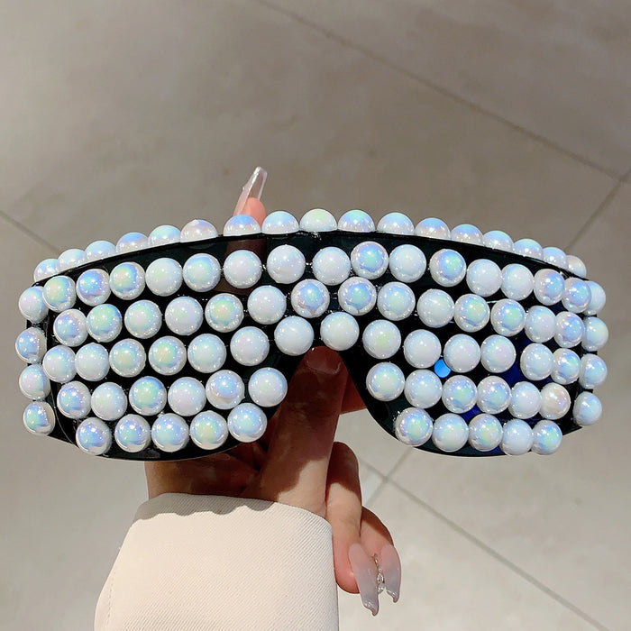 Wholesale Fashionable and personalized sunglasses decorated with pearls, party and street photography, high-end glasses