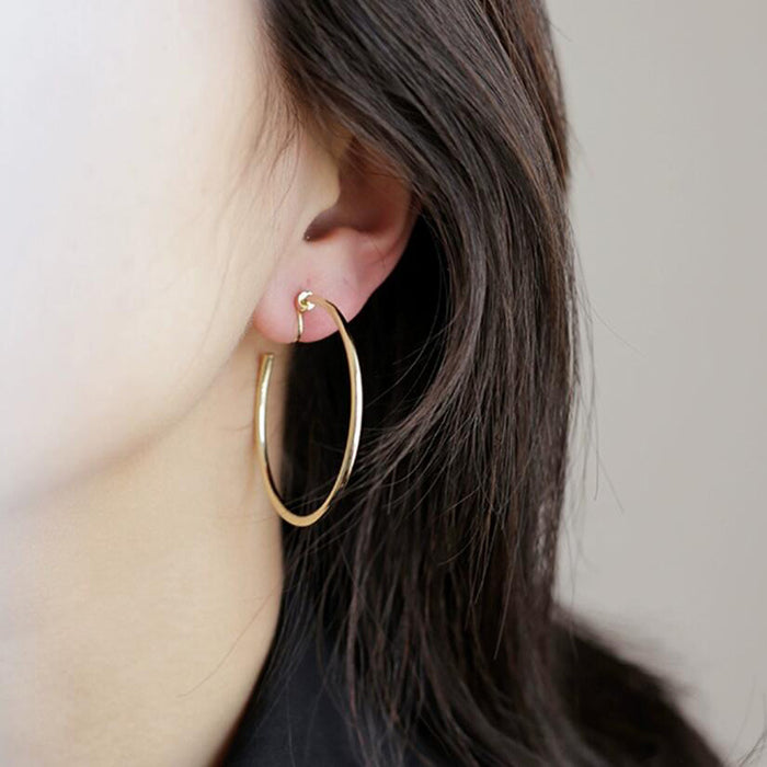 Wholesale New plain ring ear clip without ear hole for women, simple and atmospheric commuting versatile high-end earrings