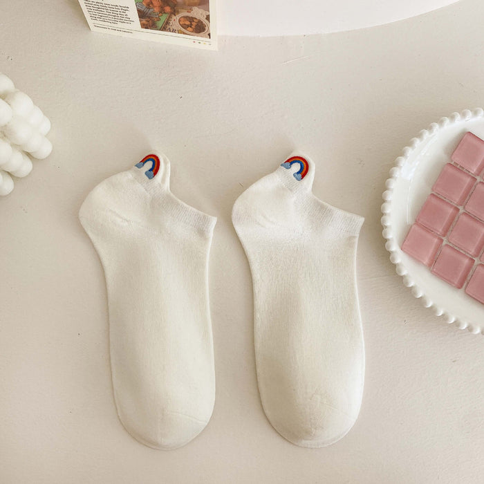 Wholesale Cotton thin sweat absorbing socks with boneless solid color short socks and cartoon embroidery boat socks for heel protection