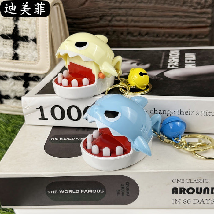 Wholesale Cartoon Bite Shark Keychain Bite Teeth Bite Fingers  Toy Doll Pendant Small Gift