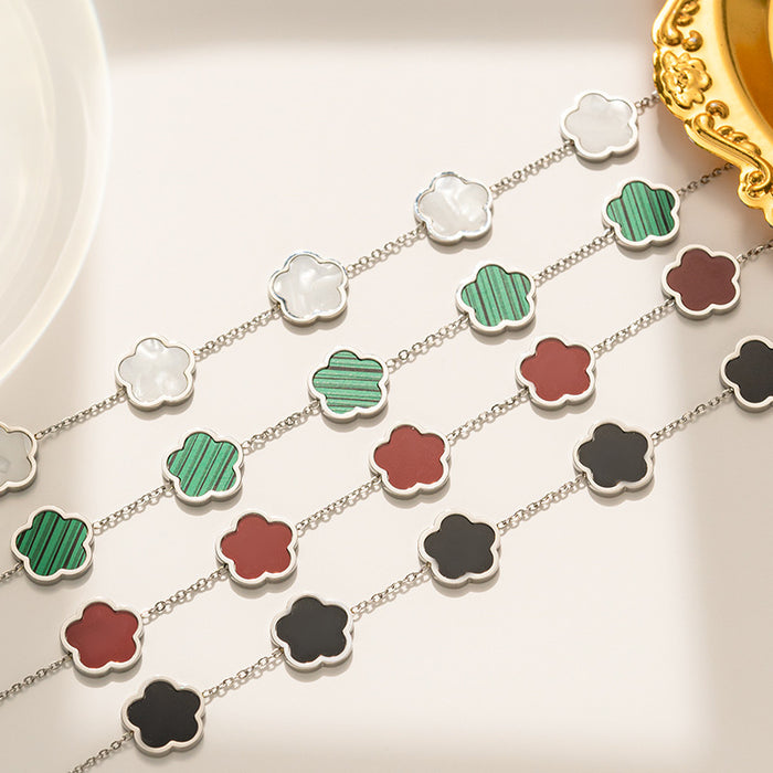 Wholesale Flower titanium steel necklace, female niche pendant, collarbone chain, fashionable temperament necklace