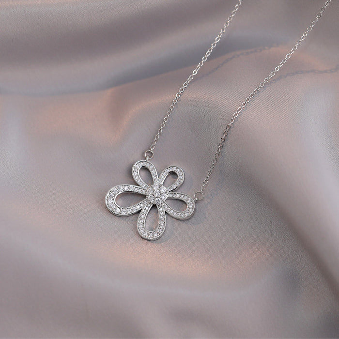 Wholesale Titanium steel necklace, zircon flower, long fashion accessory pendant, decorative chain, sweater chain, clothing accessory